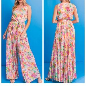 NWT Baltic Born Flying Tomato Link Up Woven Floral Plisse Pleated Jumpsuit